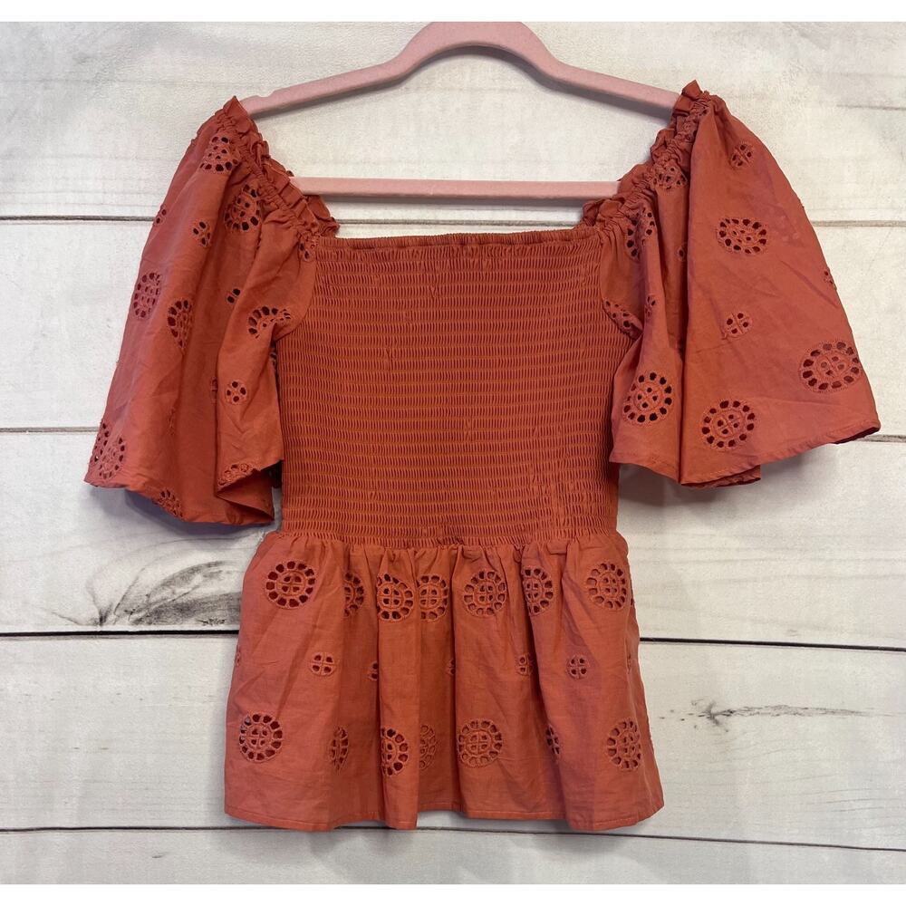 Q + A Los Angeles Rust Colored Smocked Eyelet Top Size MED‎